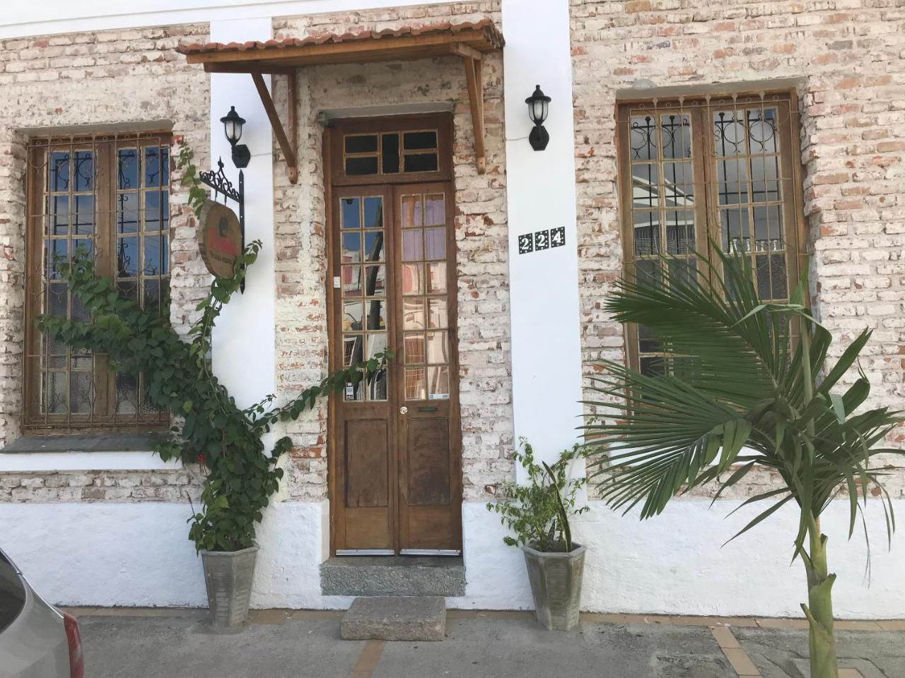 Frida Casa Hostel Pelotas Ngoại thất bức ảnh